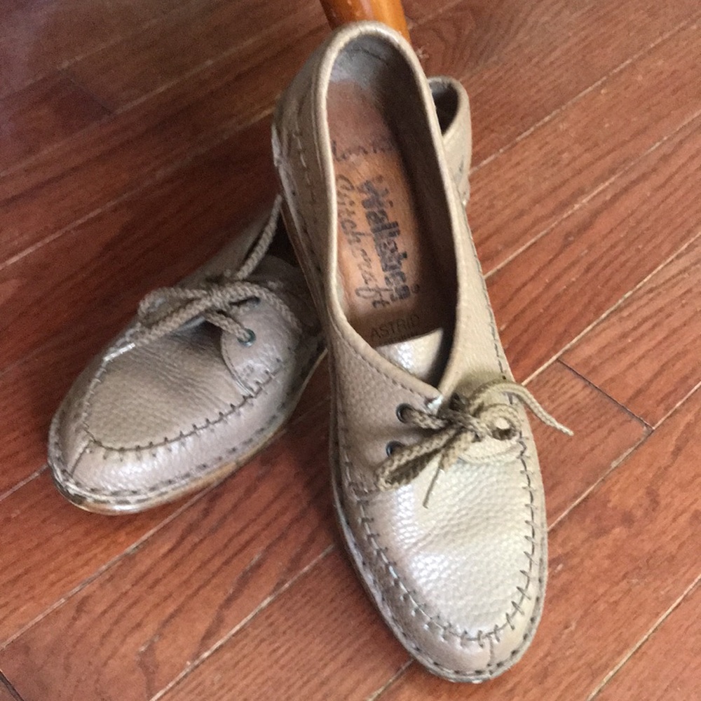 Clark’s Wallabee Stitchcraft Astrid Lace Up Loafers
